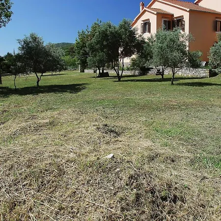 House Alexandra In In A Quiet Location On Losinj Island 3*