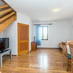 House Alexandra In In A Quiet Location On Losinj Island ゲストハウス ネレジネ