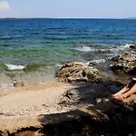ゲストハウス House Alexandra In In A Quiet Location On Losinj Island