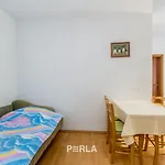 House Alexandra In In A Quiet Location On Losinj Island ゲストハウス