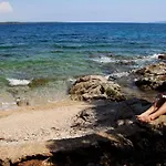 ゲストハウス House Alexandra In In A Quiet Location On Losinj Island ネレジネ