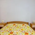 House Alexandra In In A Quiet Location On Losinj Island ゲストハウス 3*