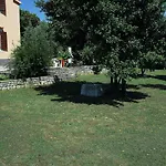 ゲストハウス House Alexandra In In A Quiet Location On Losinj Island