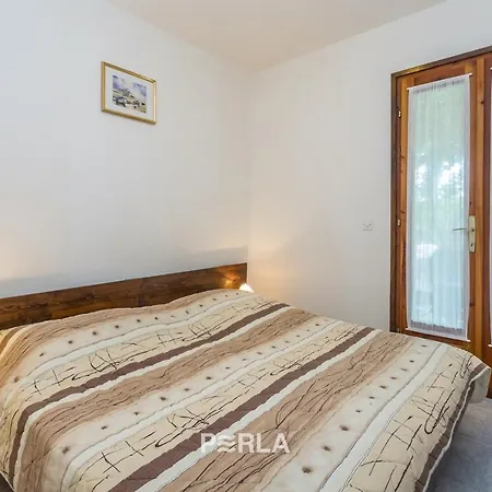 House Alexandra In In A Quiet Location On Losinj Island Pensión Nerezine
