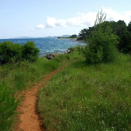 House Alexandra In In A Quiet Location On Losinj Island 3*