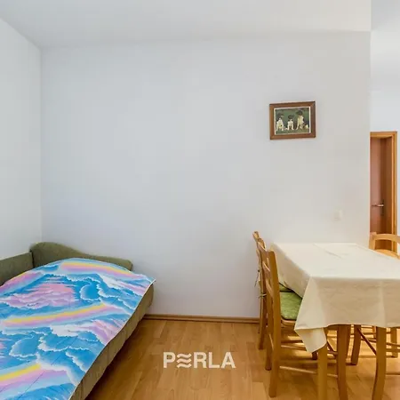House Alexandra In In A Quiet Location On Losinj Island Pensión