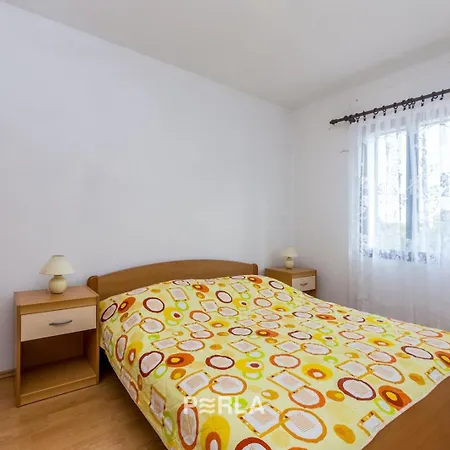 House Alexandra In In A Quiet Location On Losinj Island Pensión Nerezine