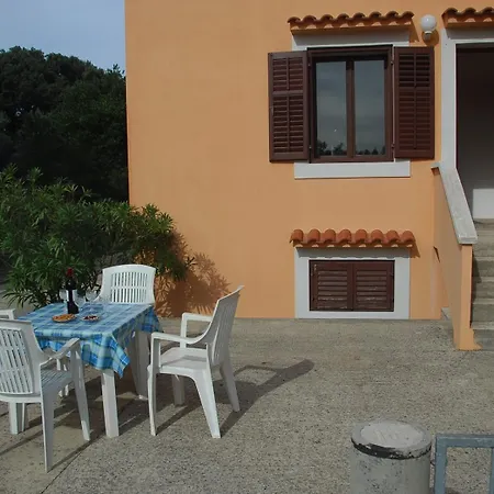 House Alexandra In In A Quiet Location On Losinj Island Pensión