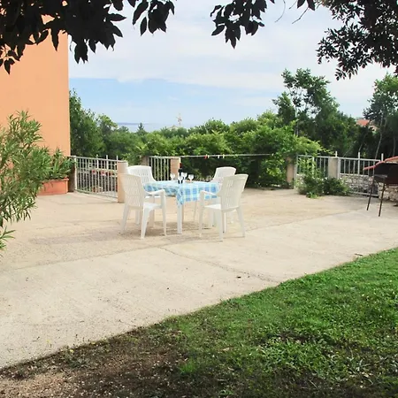 House Alexandra In In A Quiet Location On Losinj Island 3*