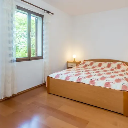 Pensión House Alexandra In In A Quiet Location On Losinj Island Nerezine