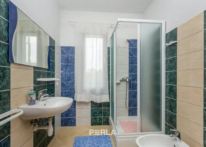 House Alexandra In In A Quiet Location On Losinj Island Maison d'hôtes