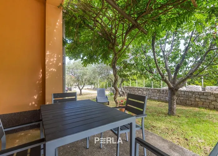 House Alexandra In In A Quiet Location On Losinj Island Affittacamere 3*