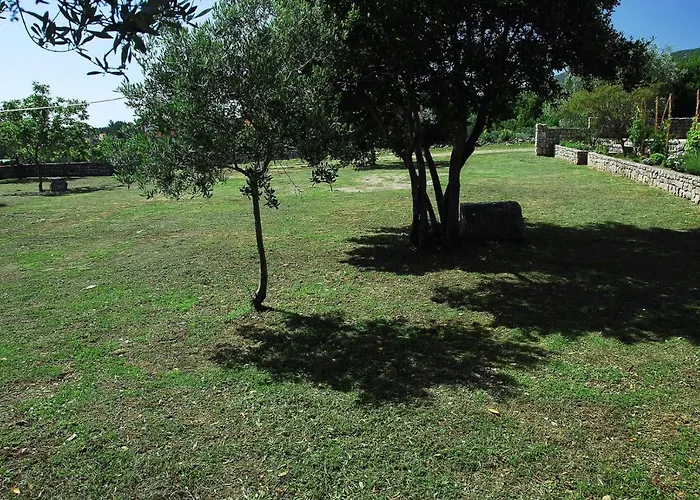 House Alexandra In In A Quiet Location On Losinj Island Affittacamere Nerezine
