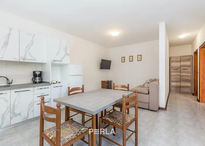 House Alexandra In In A Quiet Location On Losinj Island Affittacamere Nerezine