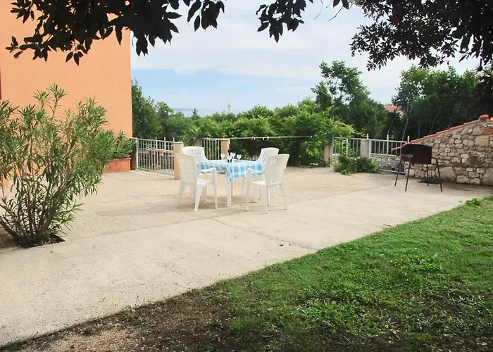 House Alexandra In In A Quiet Location On Losinj Island 3*