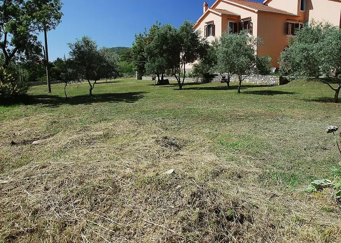 House Alexandra In In A Quiet Location On Losinj Island 3*